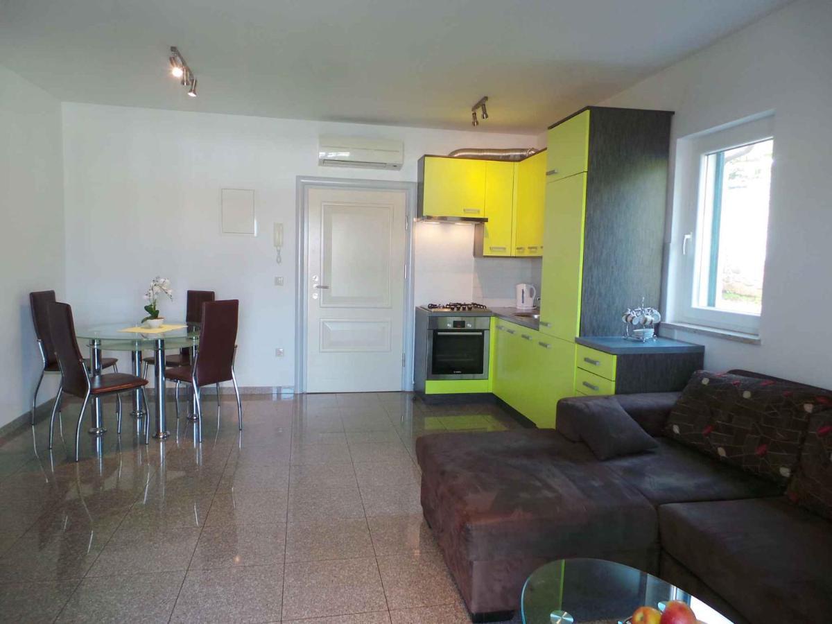 Holiday Home In Malinska/Insel Krk 13031 Exterior photo